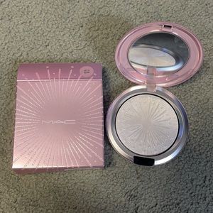 NIB MAC Extra Dimension Skinfinish Poudre Lumiere